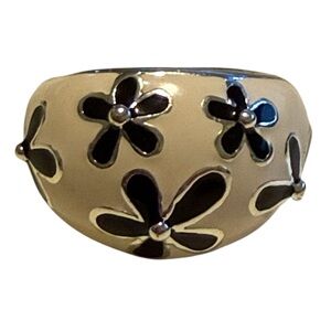 Davinci Cream & black enamel daisy flower silver plated dome BOHO ring,Size 7.25